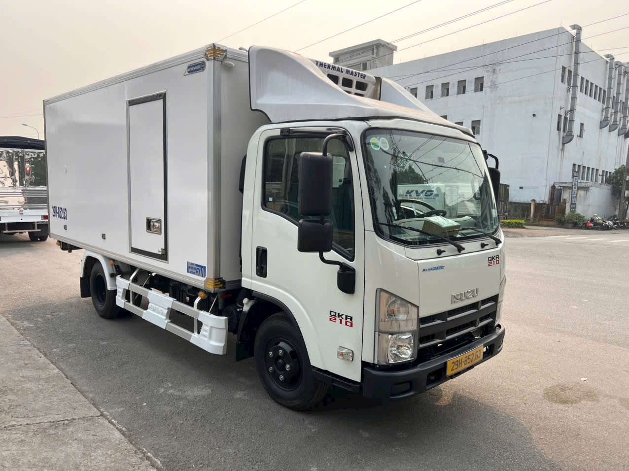 Xe Tải Đông Lạnh ISUZU QKR 230 210 270 1.9 - 2.5 Tấn 2026
