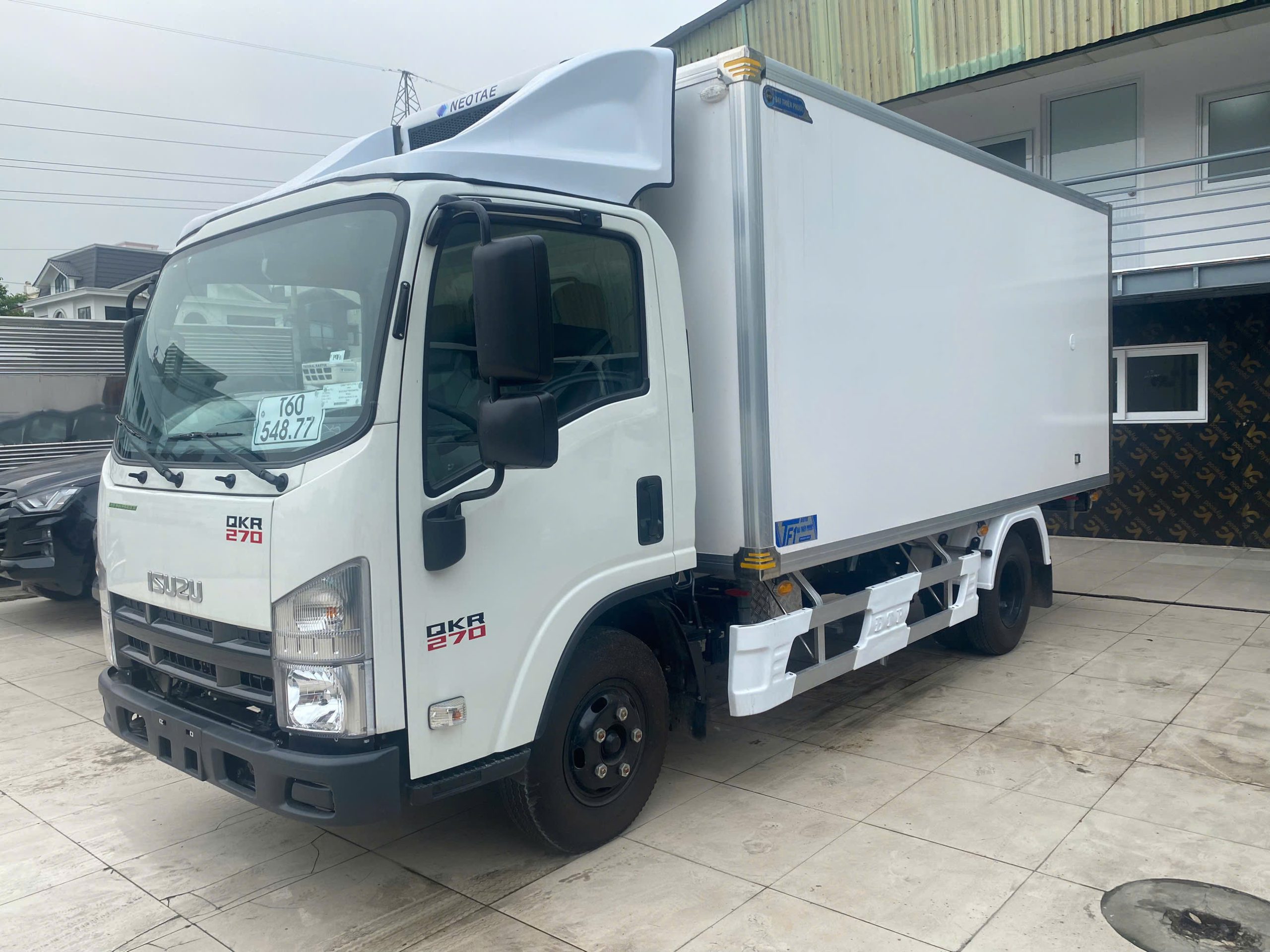 Xe Tải Đông Lạnh ISUZU QKR 230 210 270 1.9 - 2.5 Tấn 2026
