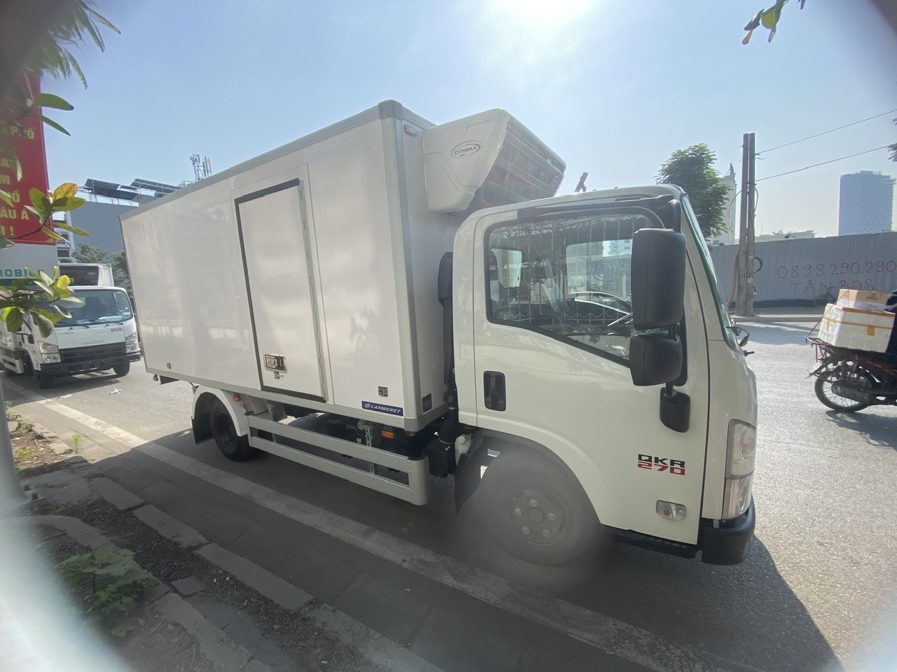 Xe Tải Đông Lạnh ISUZU QKR 230 210 270 1.9 - 2.5 Tấn 2026