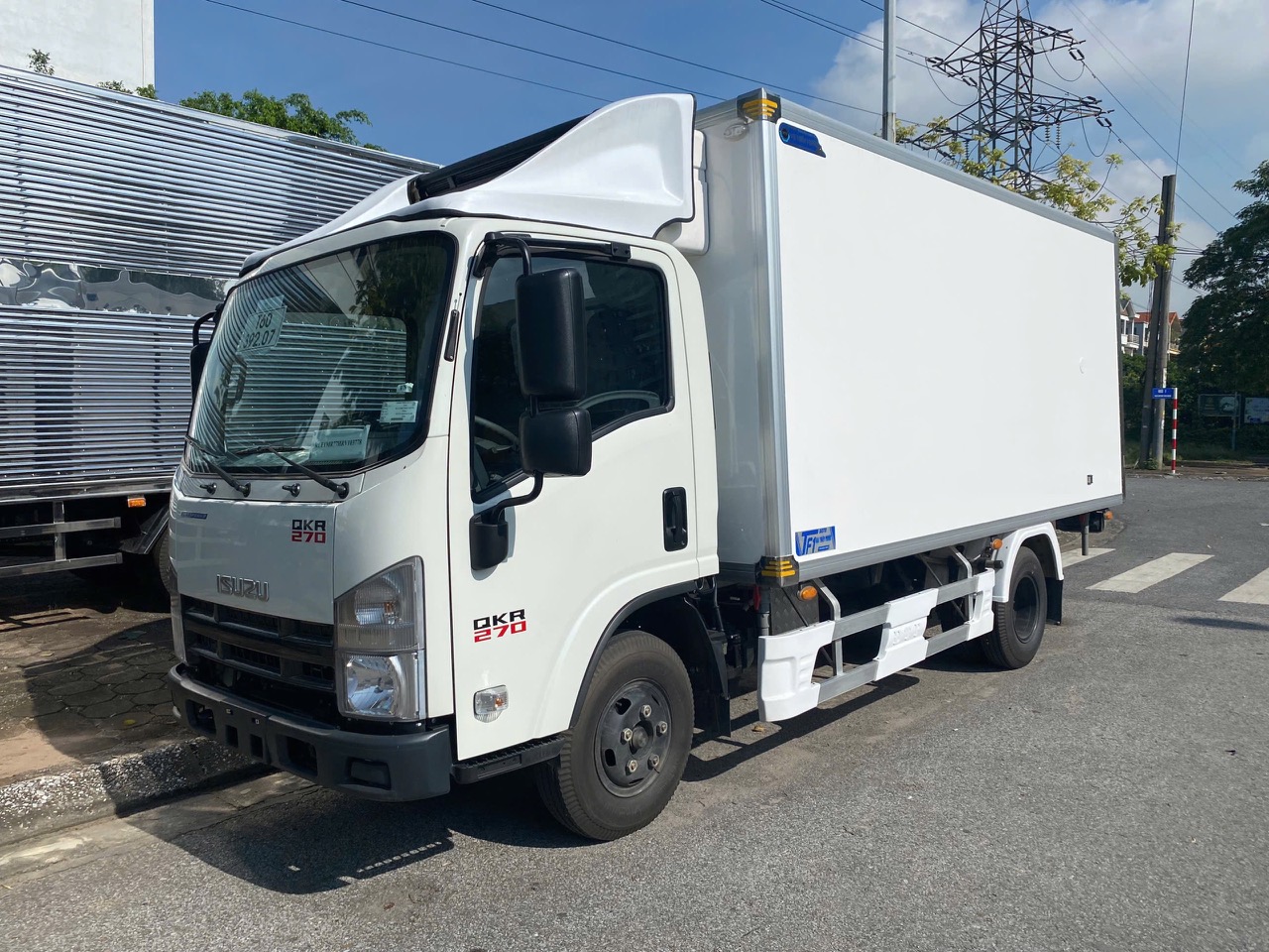 Xe Tải Đông Lạnh ISUZU QKR 230 210 270 1.9 - 2.5 Tấn 2026